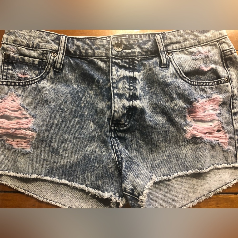 Women’s Acid Wash Denim Shorts with Pink Distressed Detail
